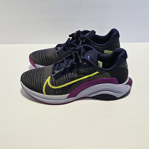 Stylish Women's Running Shoes - Black and Purple - Picture 3 of 9